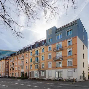 Swiss Star Oerlikon - Self Check-in Zürih