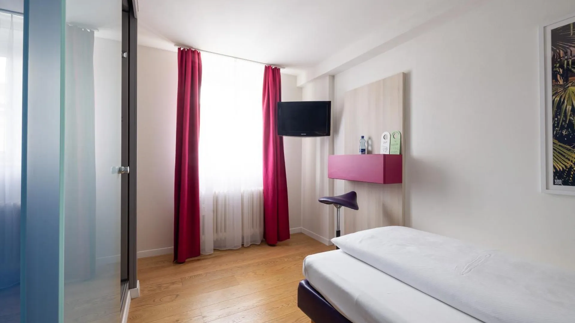 **  Fred Guest House Zuerich Hauptbahnhof İsviçre